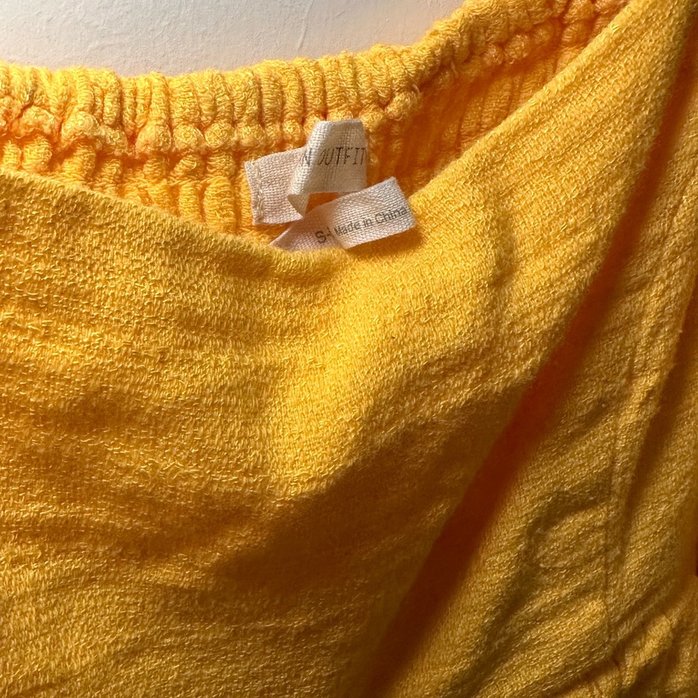 YELLOW RUFFLE TANK - Picture 3 of 3